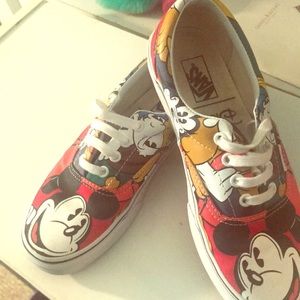 size 7 disney vans